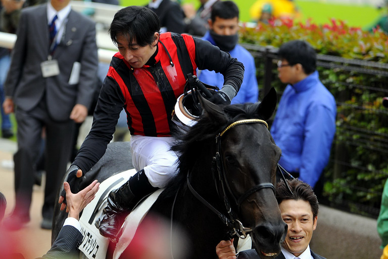 2010年5月30日 第77回日本ダービー優勝　エイシンフラッシュ号と内田博幸